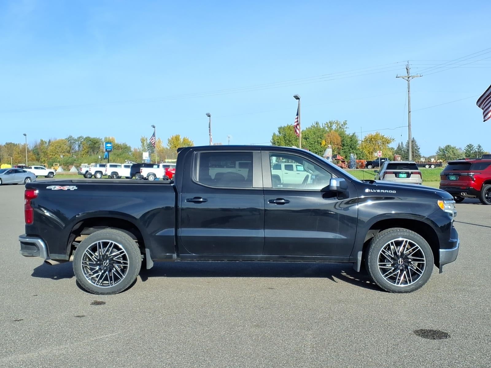 Used 2024 Chevrolet Silverado 1500 LT with VIN 1GCPDKEK8RZ109811 for sale in Foley, Minnesota