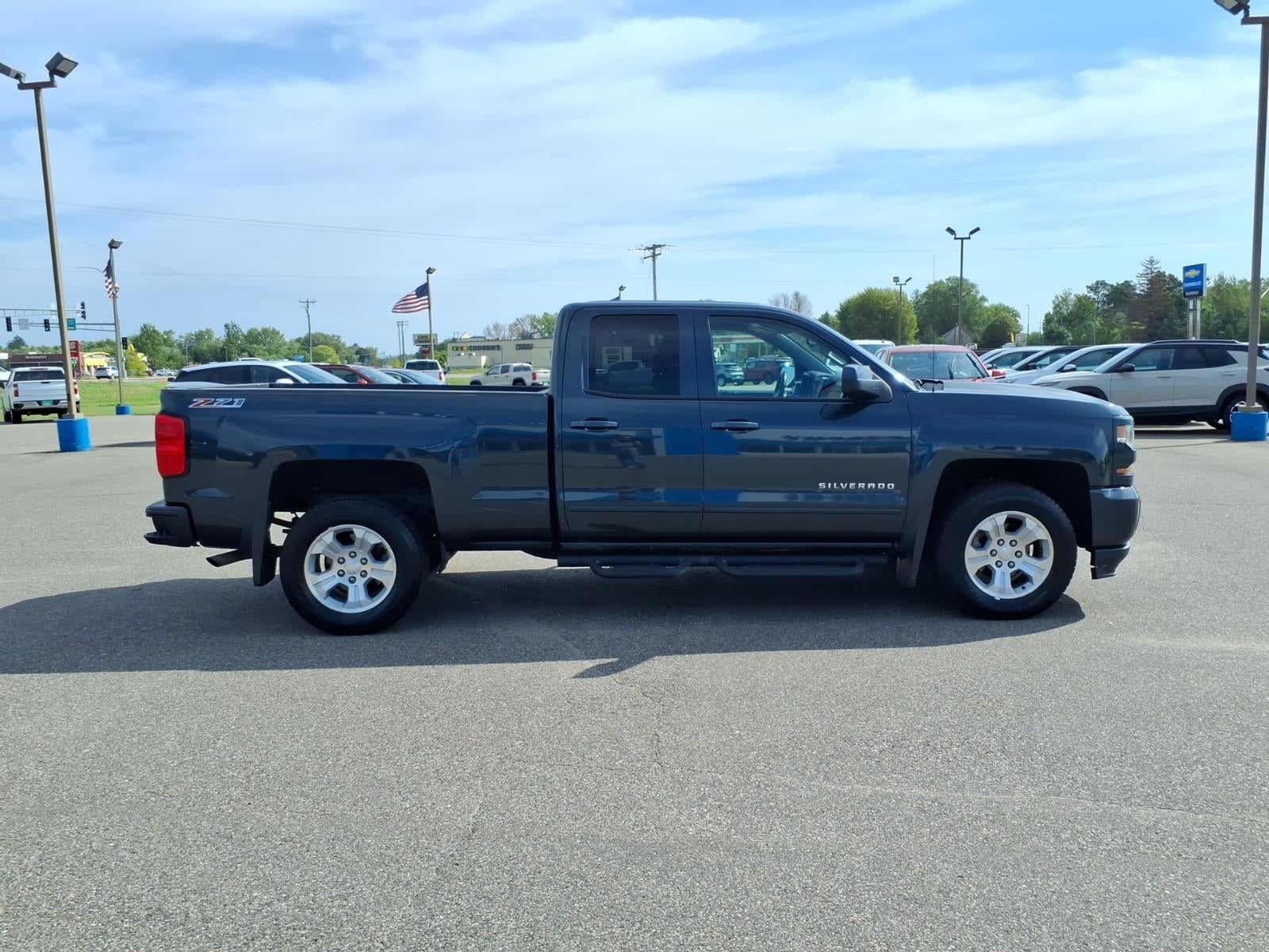 Used 2017 Chevrolet Silverado 1500 LT Z71 with VIN 1GCVKRECXHZ275034 for sale in Foley, Minnesota
