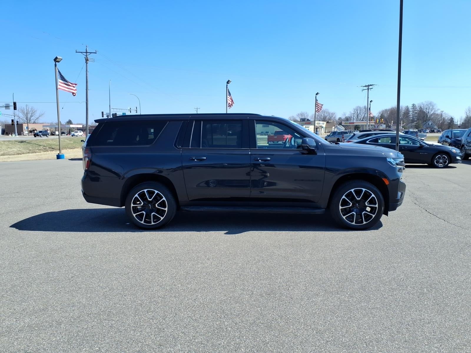 2023 Chevrolet Suburban RST