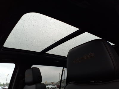 2022 Chevrolet Suburban High Country
