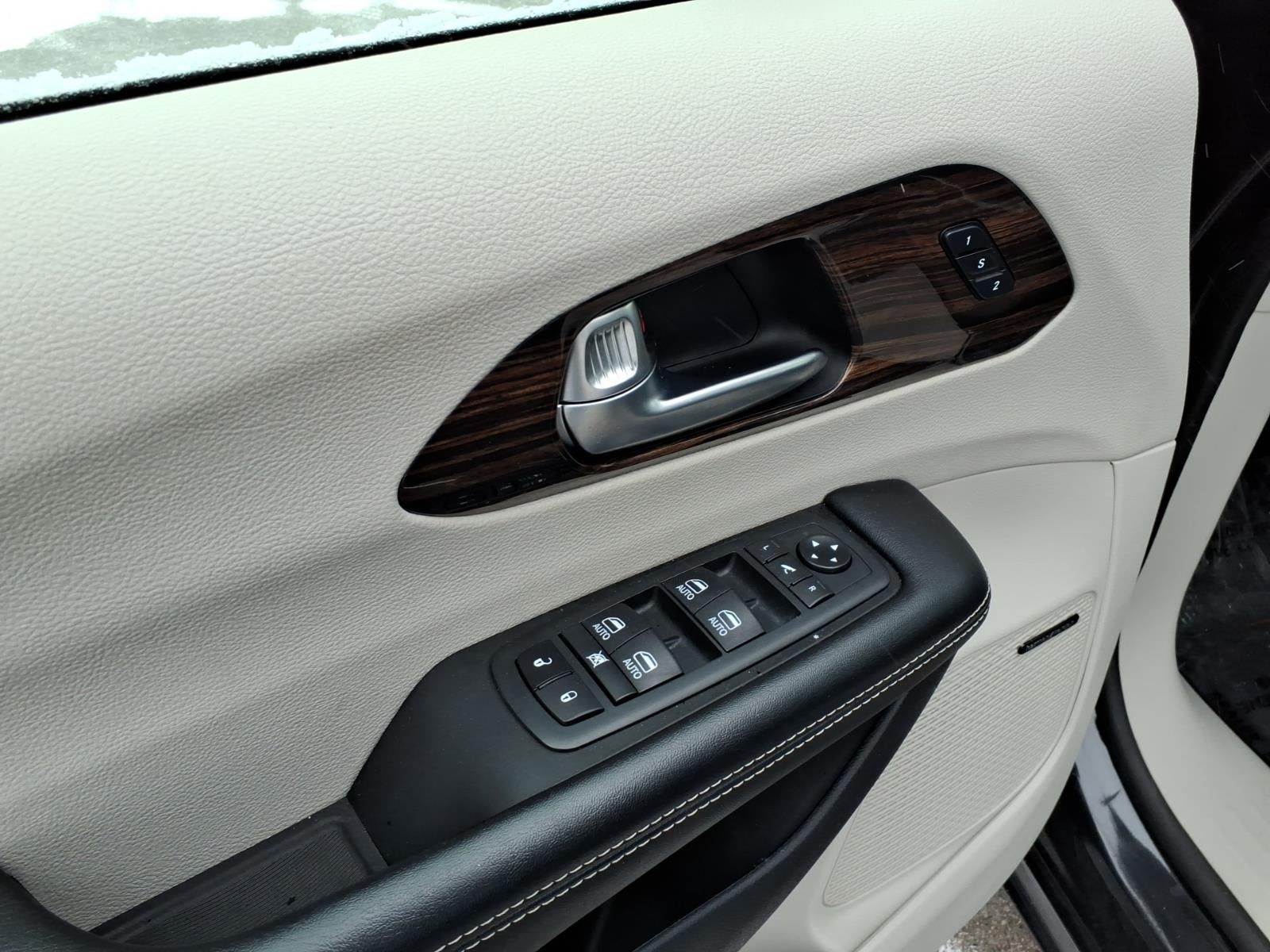 2021 Chrysler Pacifica Hybrid Limited