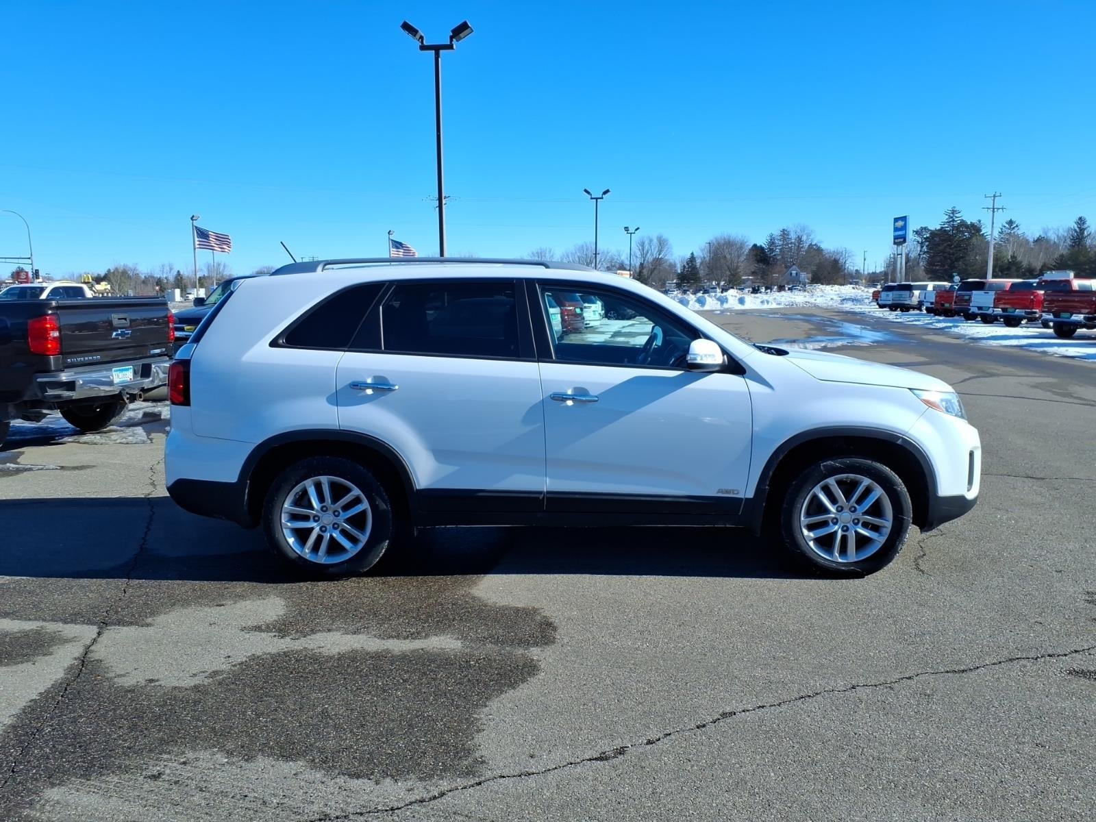 Used 2015 Kia Sorento LX with VIN 5XYKTCA65FG653026 for sale in Foley, Minnesota